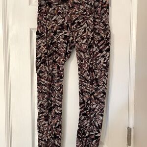 Lululemon size 6 leggings
Wunder Train